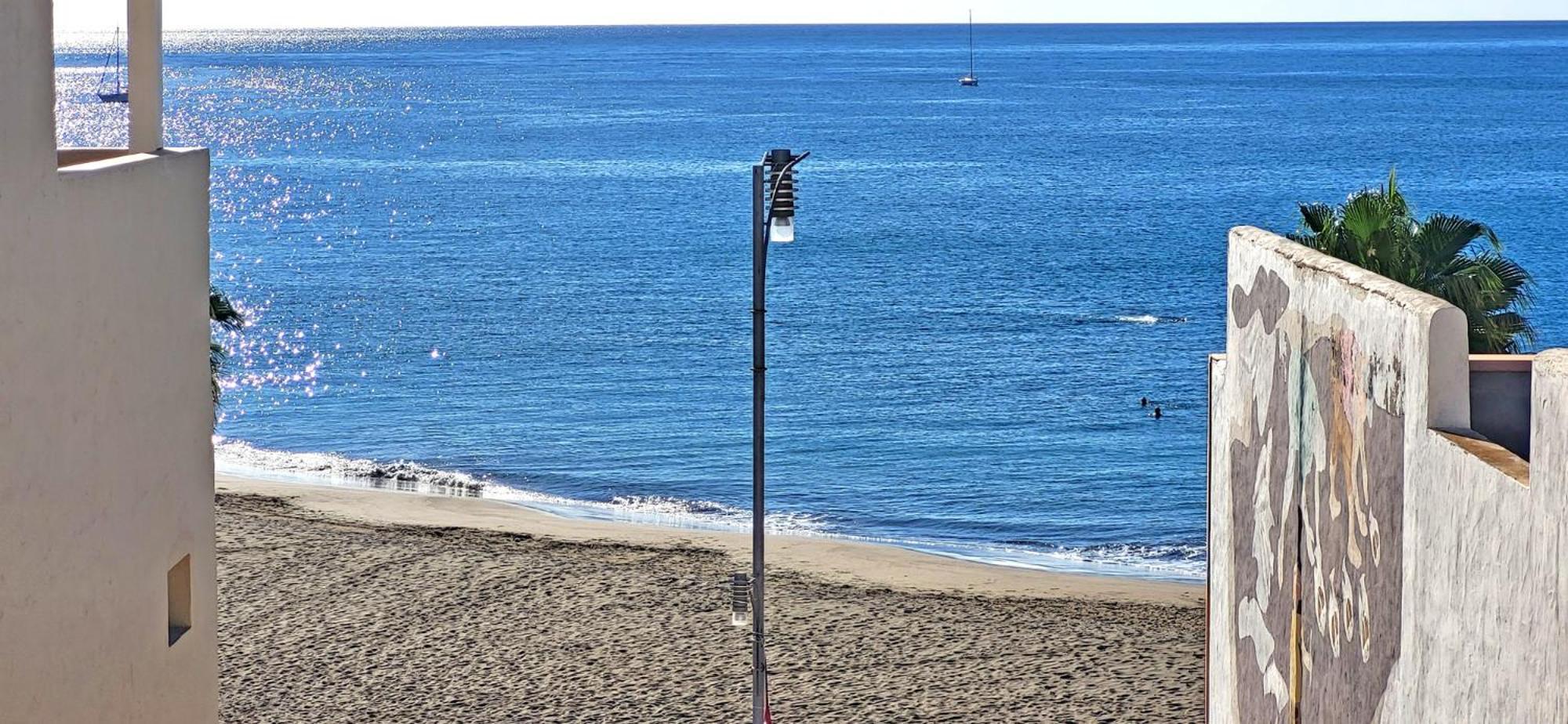 Apartment Ocean Sounds 2 *